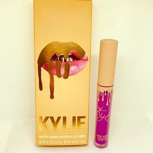 Makeup - Kylie Jenner lipstick Makeup - Kylie Jenner lipstick